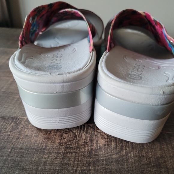 BZEE WEDGE SANDALS - Picture 4 of 6